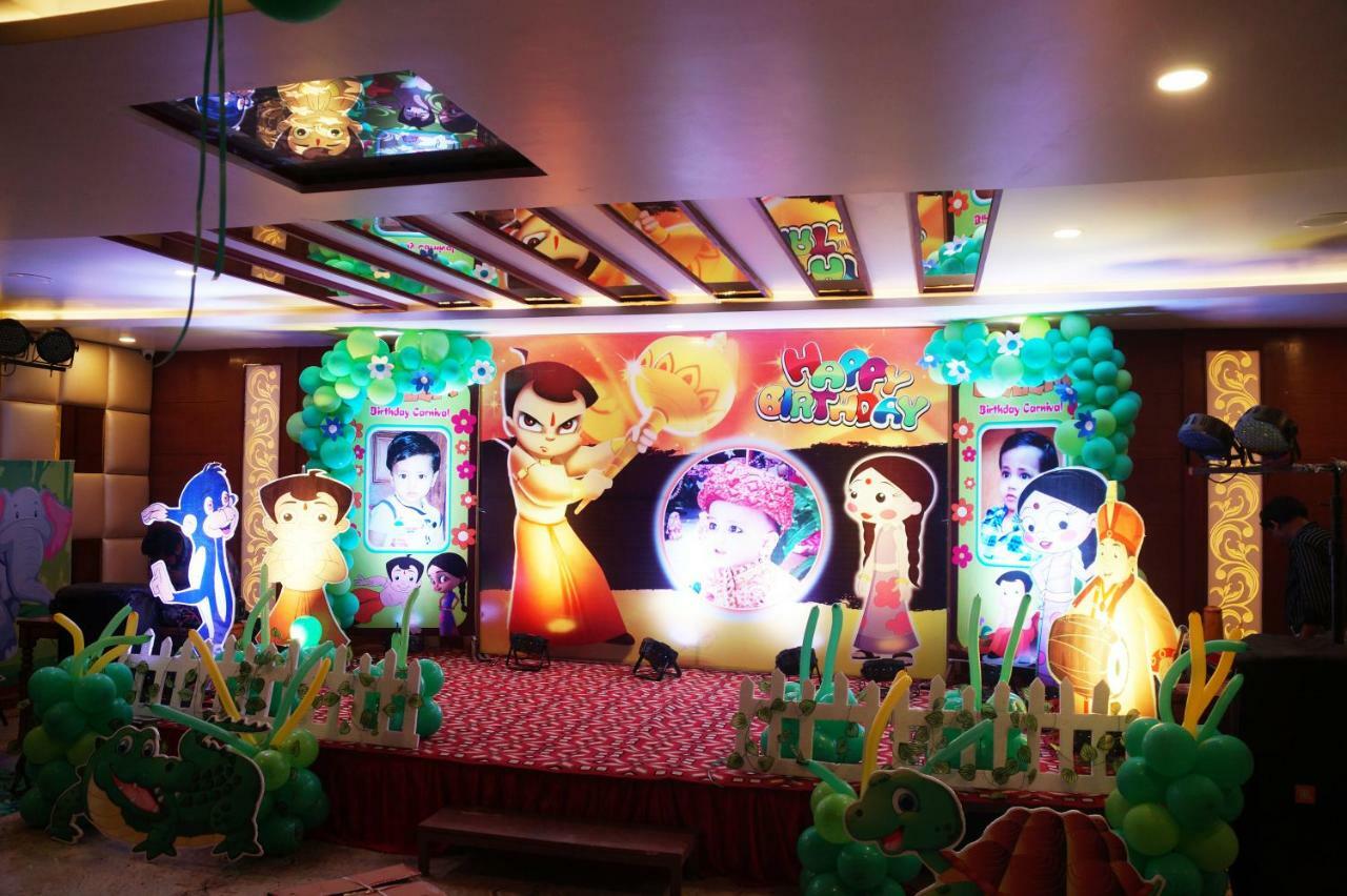 Hotel Shivoy Grand Varanasi Exteriör bild