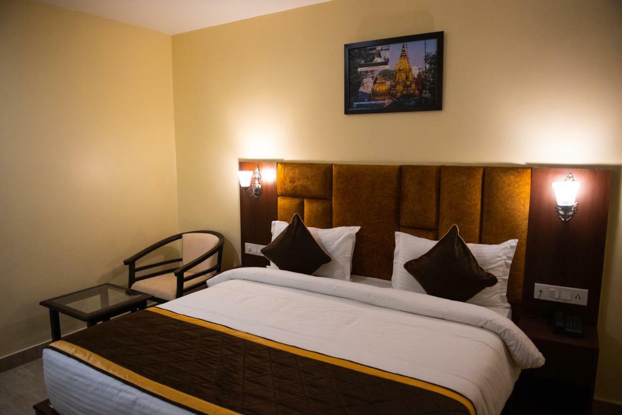 Hotel Shivoy Grand Varanasi Exteriör bild