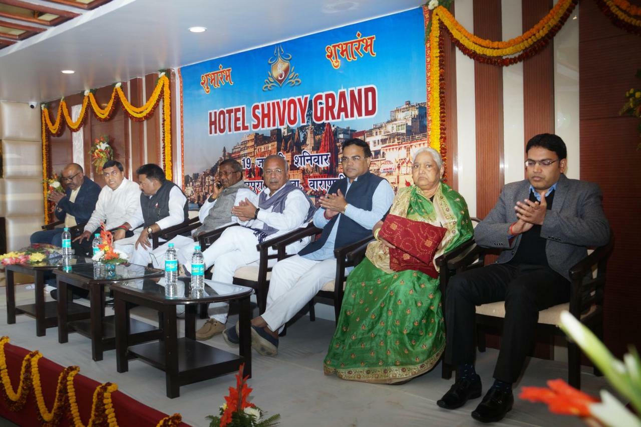 Hotel Shivoy Grand Varanasi Exteriör bild