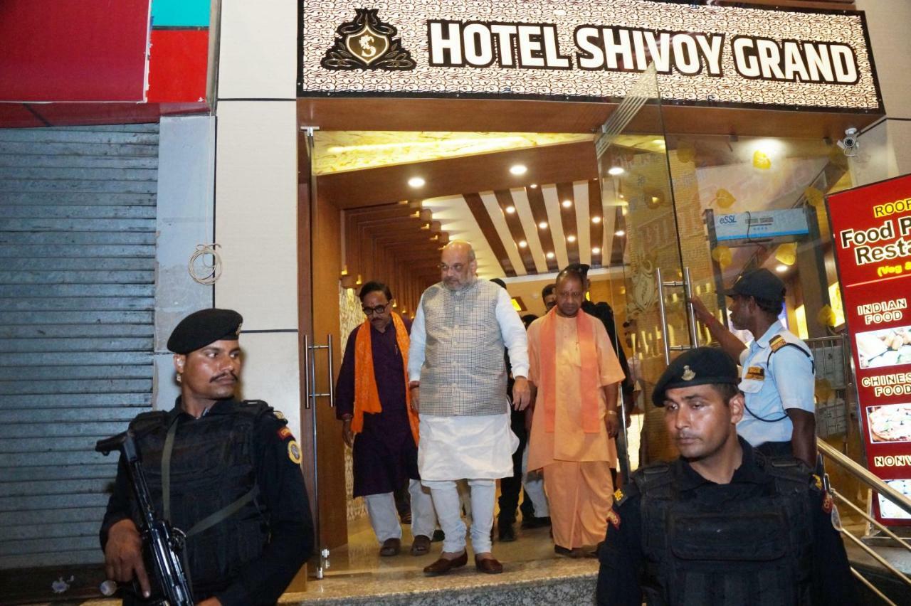 Hotel Shivoy Grand Varanasi Exteriör bild